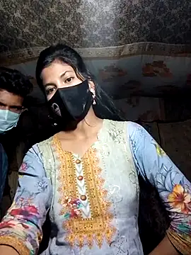 Hot couple 1 online show from 7, 3, 2025