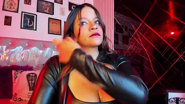 Snapshot of victoria__floyd chatting on 3, 7, 2026 victoria floyd online show from 3, 7, 2026