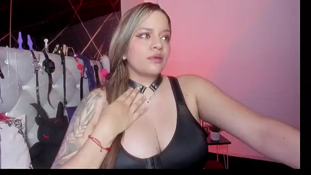 victoria  floyd online show from 20, 9, 2025