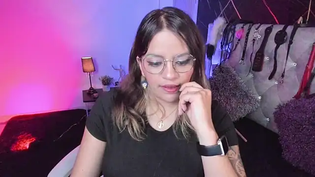 victoria  floyd online show from 1, 5, 2026
