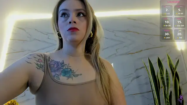 RayaCarr  online show from 22, 4, 2026