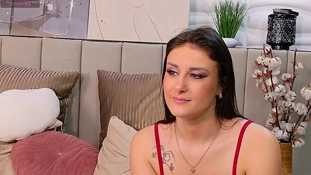 Elly Ross online show from 8, 3, 2025