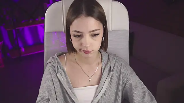 PamBeesly online show from 19, 9, 2025