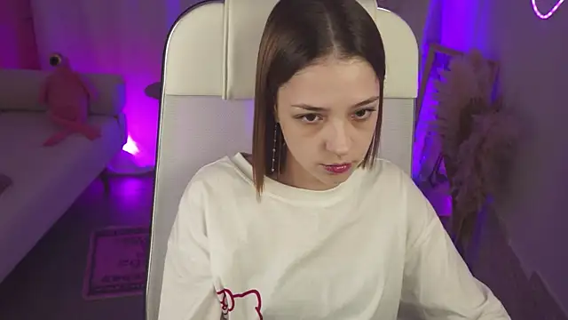 PamBeesly online show from 12, 11, 2025