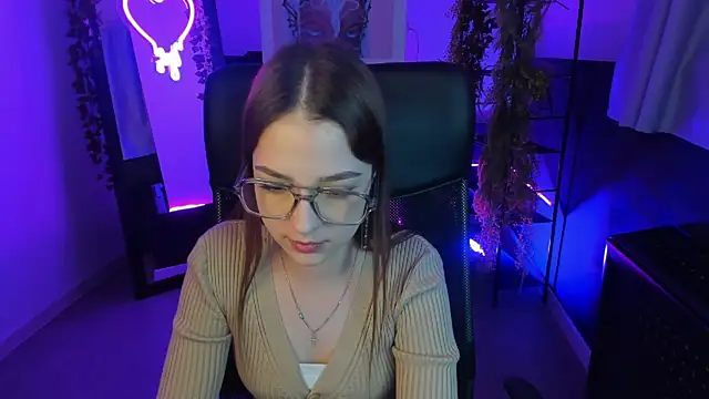 PamBeesly online show from 31, 1, 2025