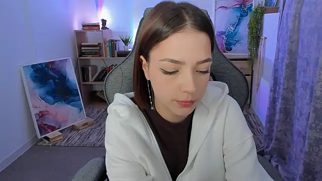 PamBeesly online show from 3, 10, 2025