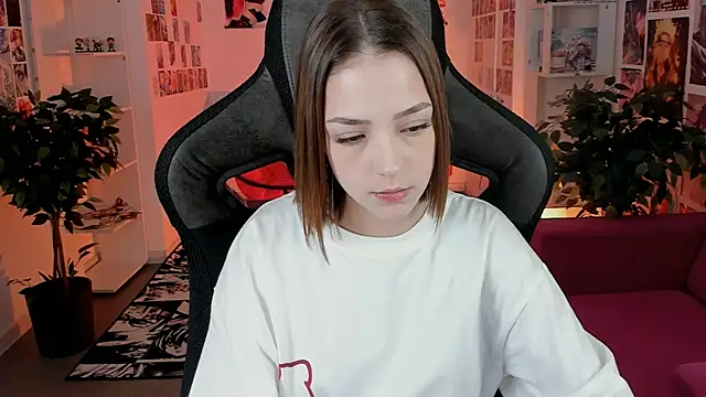 PamBeesly online show from 8, 11, 2025