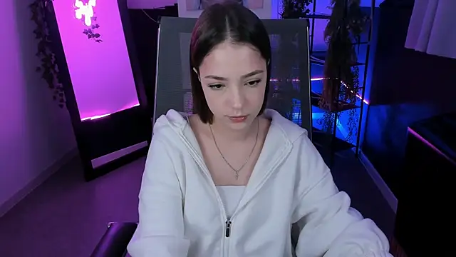 PamBeesly online show from 21, 10, 2025