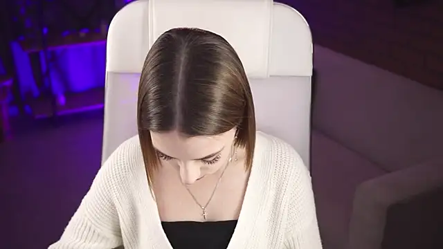 PamBeesly online show from 21, 9, 2025