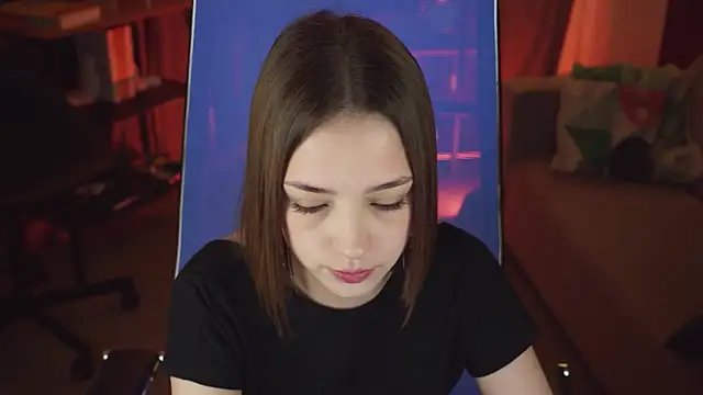 PamBeesly online show from 10, 11, 2025