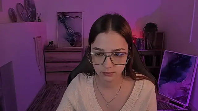 PamBeesly online show from 1, 2, 2025