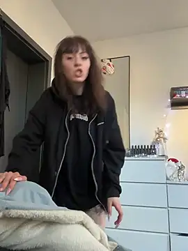 Ciara2004 online show from 18, 12, 2025