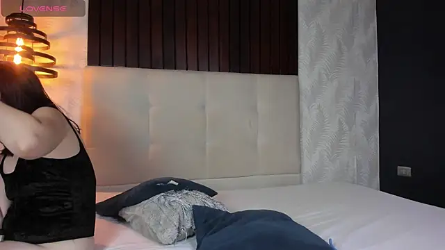 Zoe Cheshire online show from 8, 3, 2025