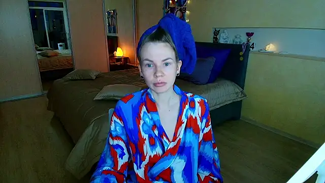 ReginaSparkle online show from 5, 3, 2025