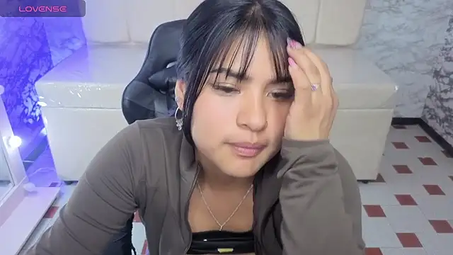 Snapshot of Paulette_v chatting on 13, 11, 2025 Paulette v online show from 13, 11, 2025