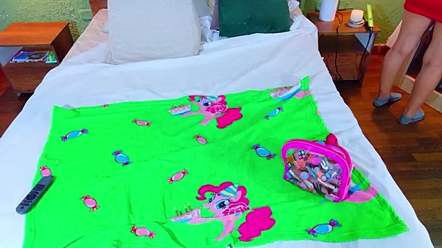 tinyy whore18 online show from 4, 4, 2026