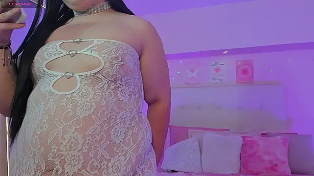 ScarlettDreamss7 online show from 15, 4, 2026