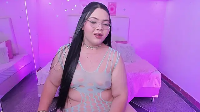 ScarlettDreamss7 online show from 25, 3, 2026