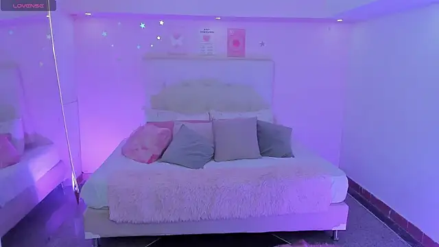 ScarlettDreamss7 online show from 23, 4, 2026
