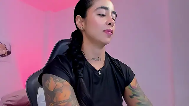 sophierooy22 online show from 13, 2, 2026