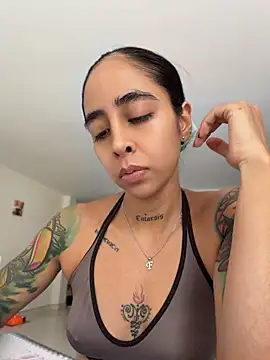Snapshot of sophierooy22 chatting on 8, 7, 2026 sophierooy22 online show from 8, 7, 2026