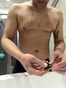 Greeneyes0820 online show from 4, 2, 2025