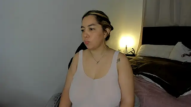 Snapshot of brithany_olson25 chatting on 4, 2, 2026 brithany olson25 online show from 4, 2, 2026