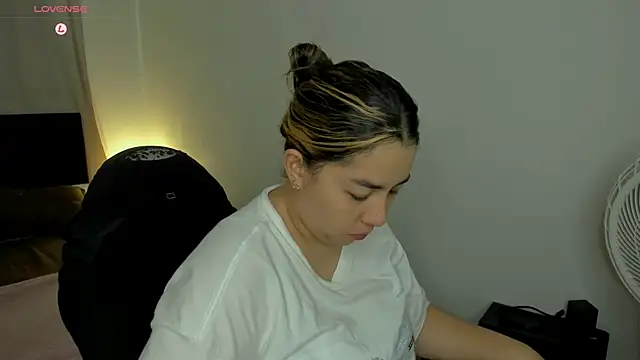 brithany olson25 online show from 19, 3, 2026