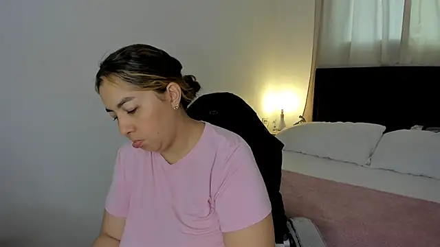 Snapshot of brithany_olson25 chatting on 6, 2, 2026 brithany olson25 online show from 6, 2, 2026