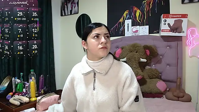 Emmie Hot online show from 3, 6, 2026