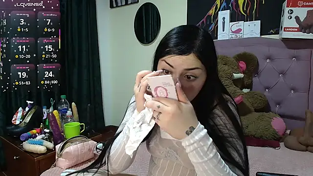 Snapshot of Emmie_Hot chatting on 5, 6, 2026 Emmie Hot online show from 5, 6, 2026