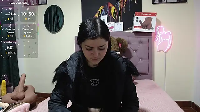 Emmie Hot online show from 23, 4, 2026