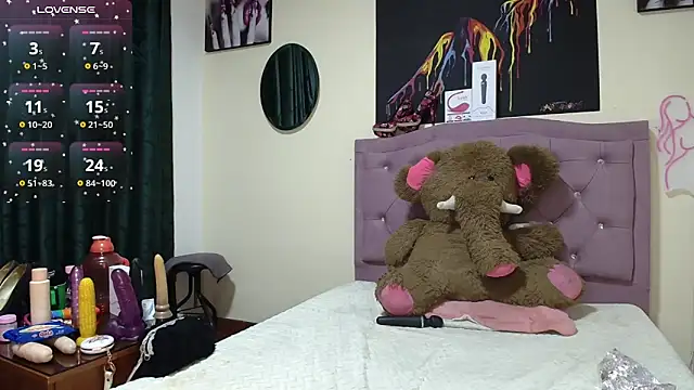 Emmie Hot online show from 20, 12, 2025