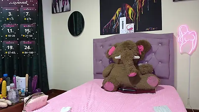 Emmie Hot online show from 25, 3, 2026