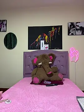 Emmie Hot online show from 26, 3, 2026