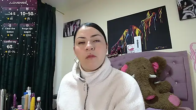 Emmie Hot online show from 3, 10, 2025