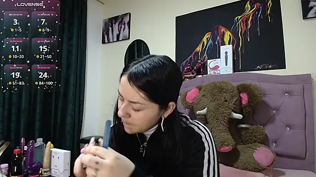 Emmie Hot online show from 10, 11, 2025