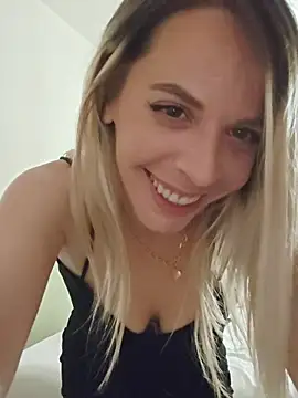 SweetyNinaOff1 online show from 15, 4, 2026