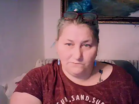 Marryllunax online show from 2, 12, 2025