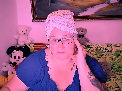 Marryllunax online show from 11, 10, 2025