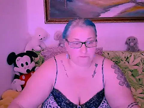 Marryllunax online show from 31, 10, 2025