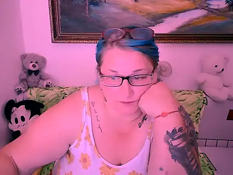 Marryllunax online show from 5, 10, 2025