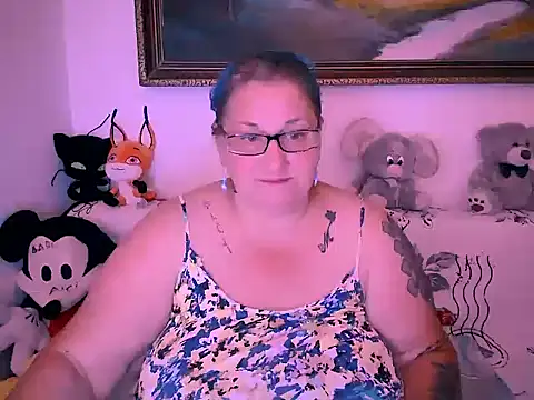 Marryllunax online show from 12, 9, 2025