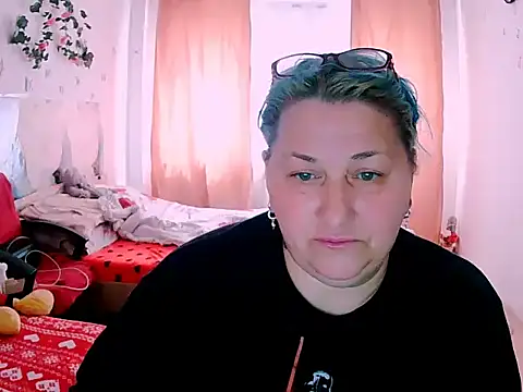 Marryllunax online show from 8, 5, 2026