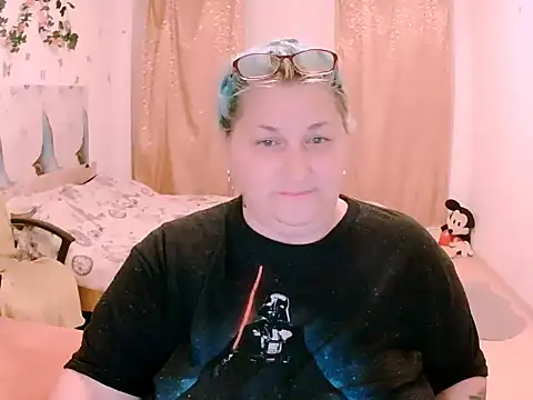 Marryllunax online show from 15, 5, 2026