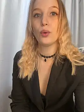 Snapshot of LillyFan-X chatting on 12, 6, 2026 LillyFan-X online show from 12, 6, 2026