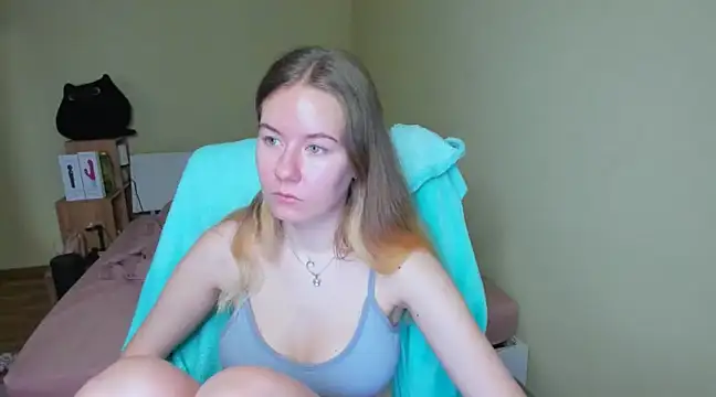 Snapshot of EmilyPaw chatting on 16, 3, 2025 EmilyPaw online show from 16, 3, 2025