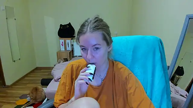 Snapshot of EmilyPaw chatting on 25, 2, 2025 EmilyPaw online show from 25, 2, 2025