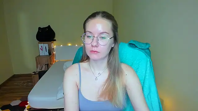 Snapshot of EmilyPaw chatting on 15, 2, 2025 EmilyPaw online show from 15, 2, 2025