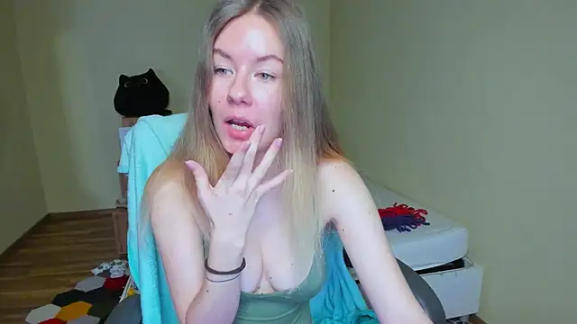 Snapshot of EmilyPaw chatting on 22, 3, 2025 EmilyPaw online show from 22, 3, 2025